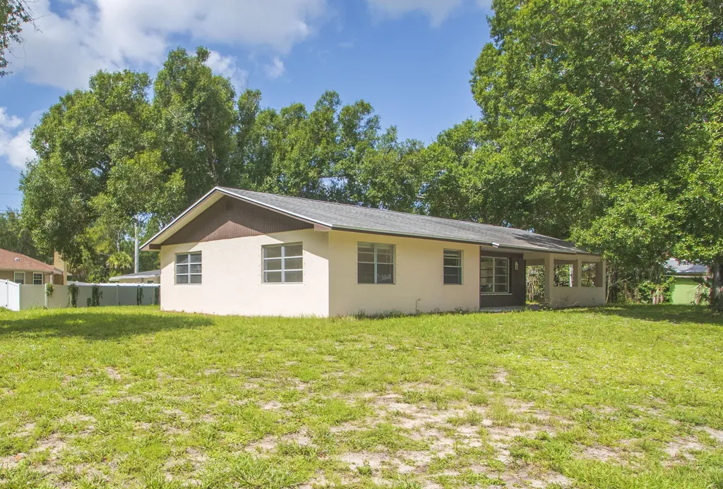 5605 38th Street Vero Beach FL 32966