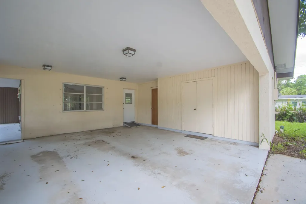 5605 38th Street Vero Beach FL 32966