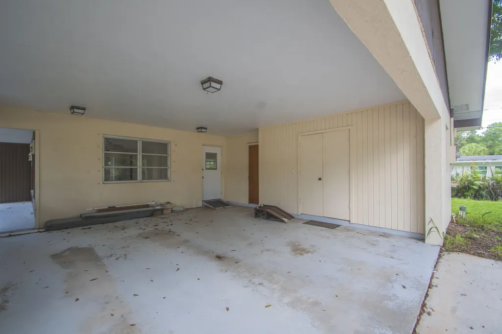 5605 38th Street Vero Beach FL 32966