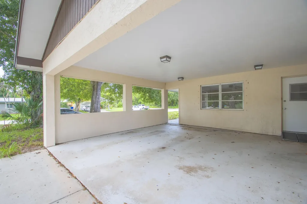 5605 38th Street Vero Beach FL 32966