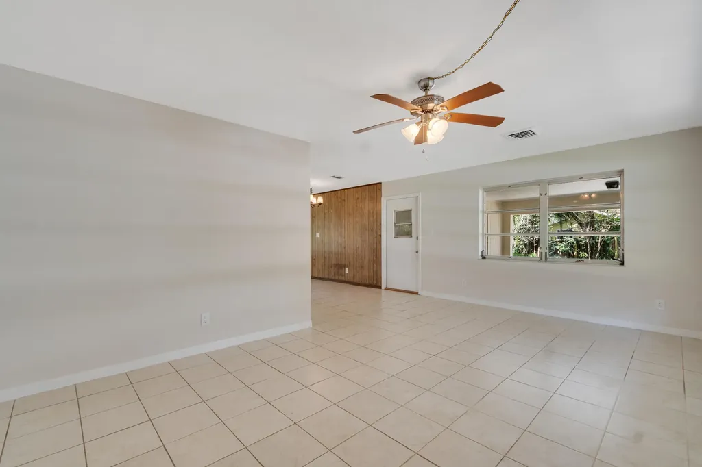 5605 38th Street Vero Beach FL 32966