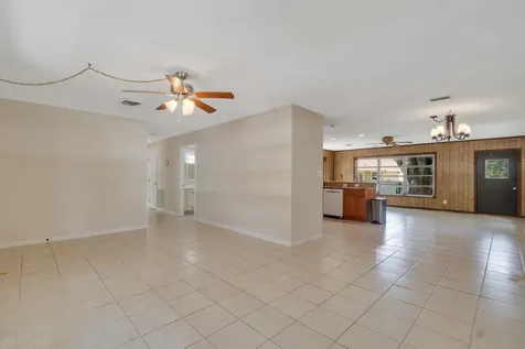 5605 38th Street Vero Beach FL 32966