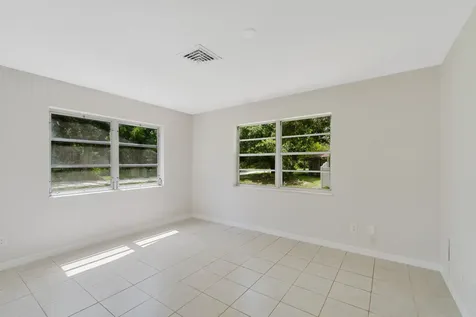 5605 38th Street Vero Beach FL 32966
