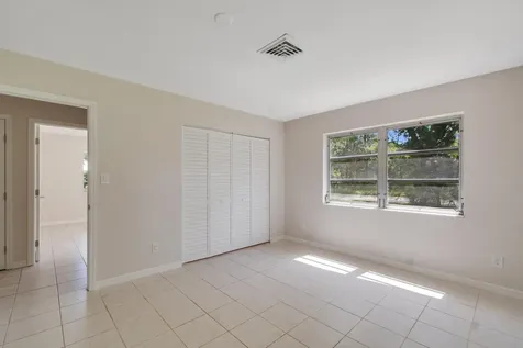 5605 38th Street Vero Beach FL 32966