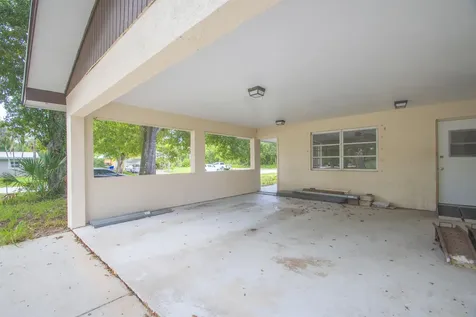 5605 38th Street Vero Beach FL 32966