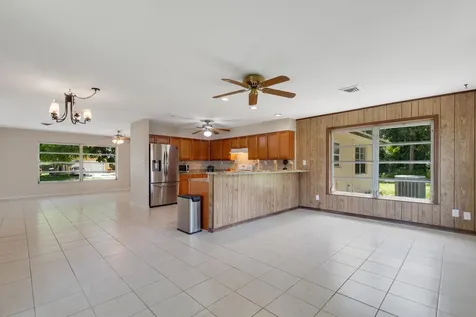 5605 38th Street Vero Beach FL 32966