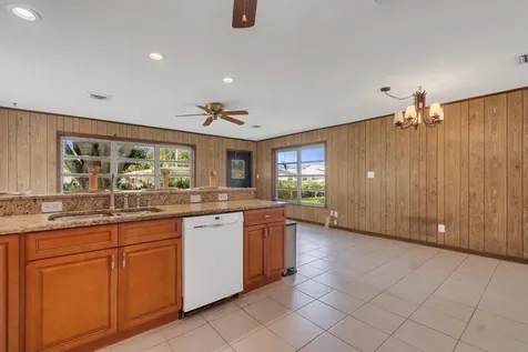 5605 38th Street Vero Beach FL 32966