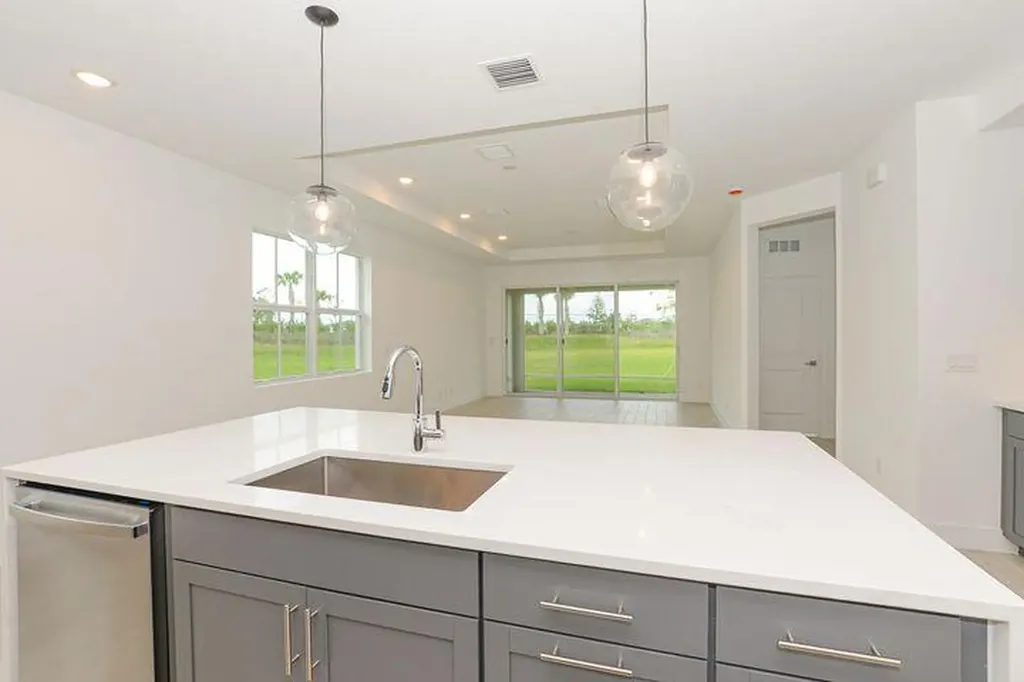 10307 NW Dreamweaver Road Port St Lucie FL 34987