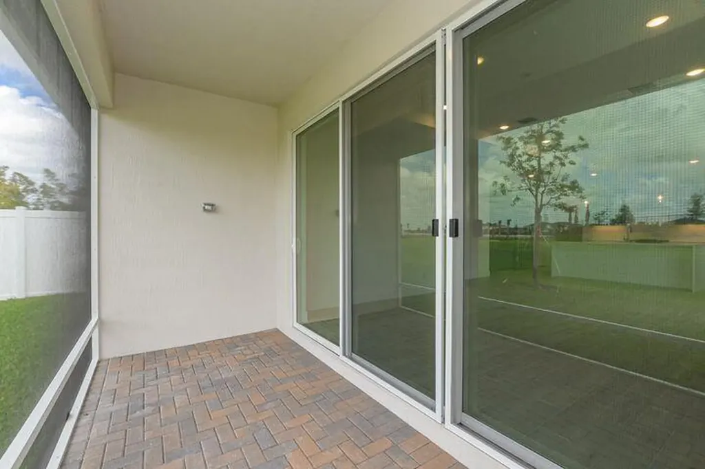 10307 NW Dreamweaver Road Port St Lucie FL 34987