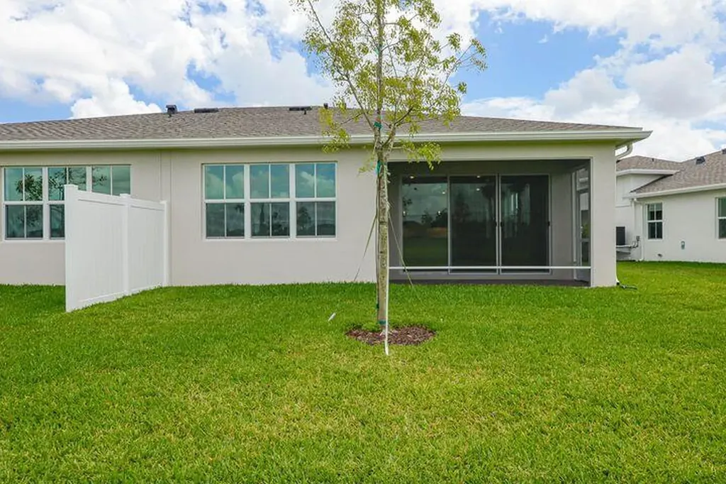 10307 NW Dreamweaver Road Port St Lucie FL 34987