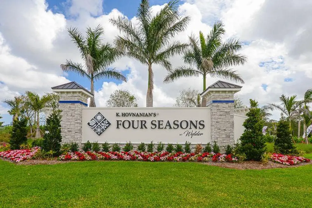10307 NW Dreamweaver Road Port St Lucie FL 34987