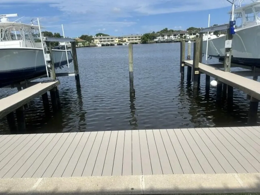 400 Northlake Court North Palm Beach FL 33408