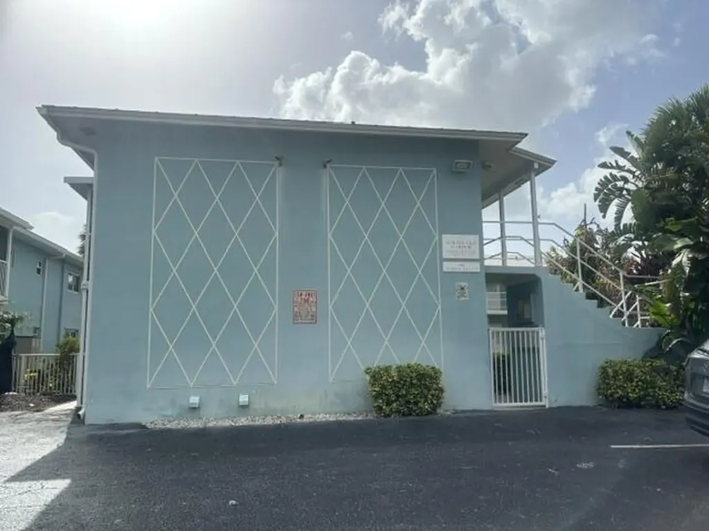 400 Northlake Court North Palm Beach FL 33408