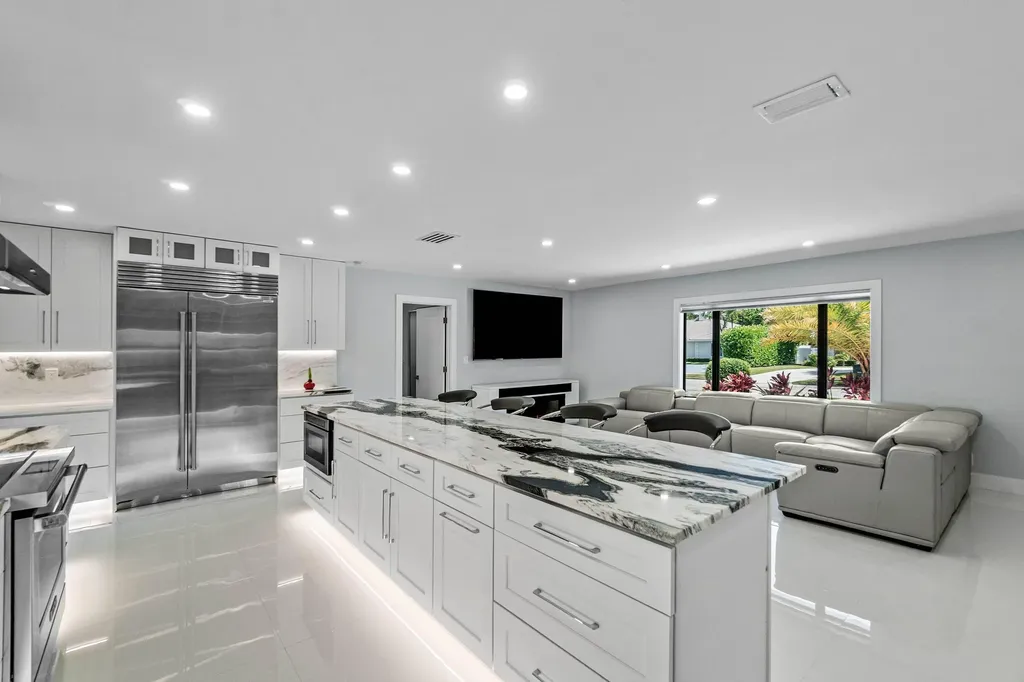 820 SW 16th Street Boca Raton FL 33486