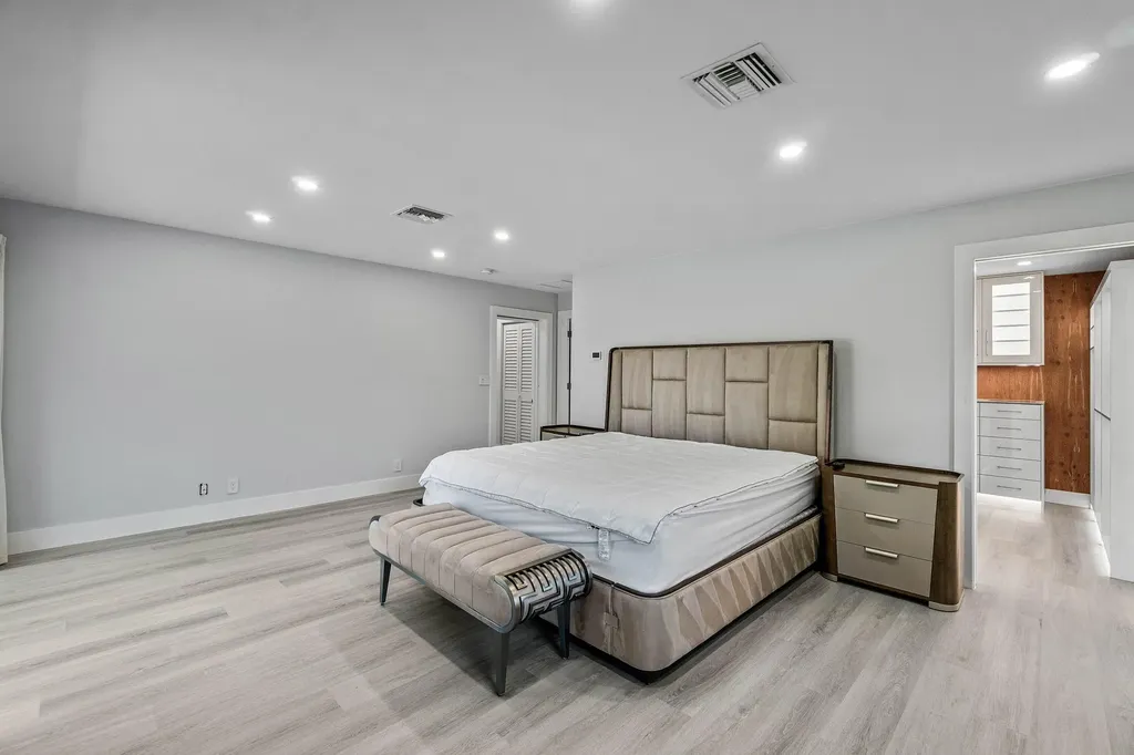 820 SW 16th Street Boca Raton FL 33486