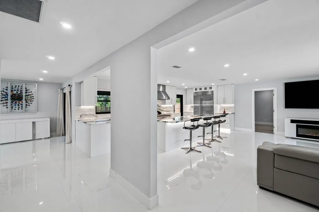 820 SW 16th Street Boca Raton FL 33486