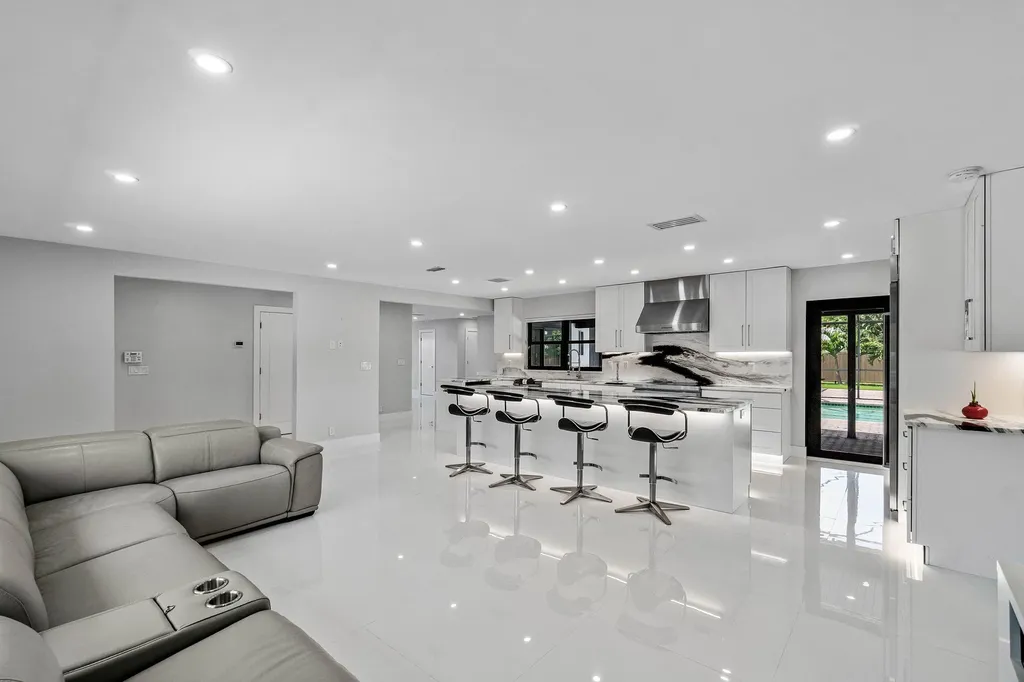 820 SW 16th Street Boca Raton FL 33486