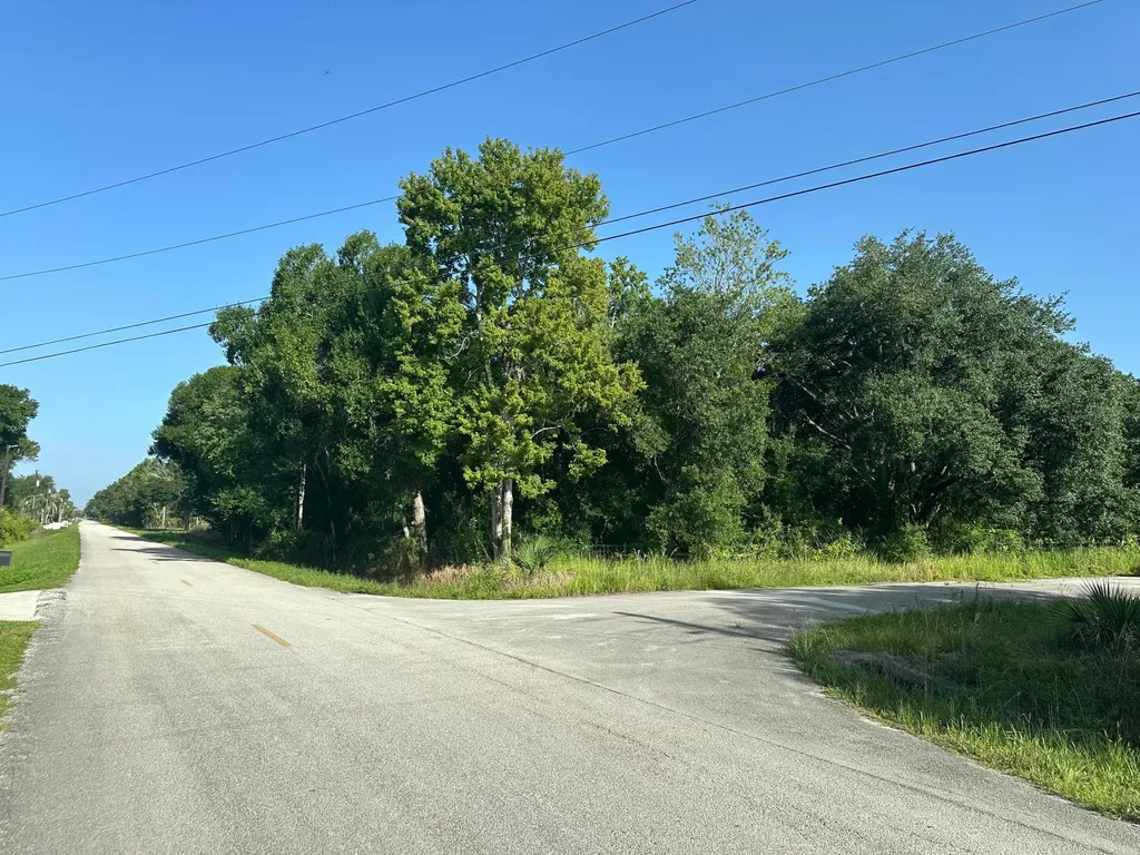 623 NE 138th Street Okeechobee FL 34972