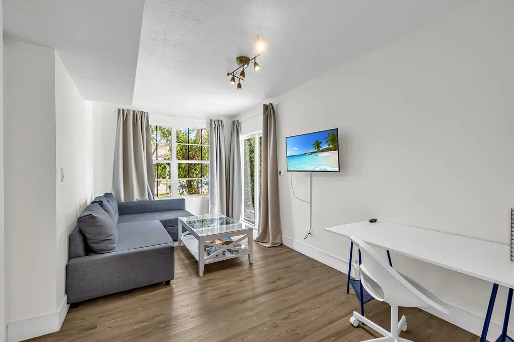 3830 NE 22nd Terrace Lighthouse Point FL 33064