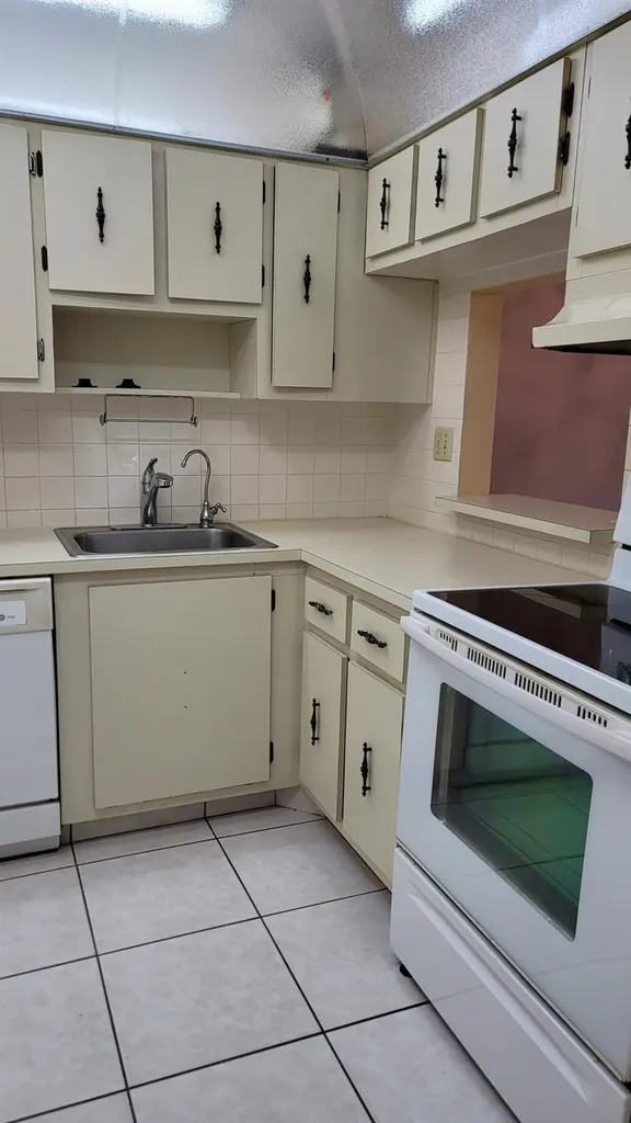 4394 NW 9th Avenue Pompano Beach FL 33064