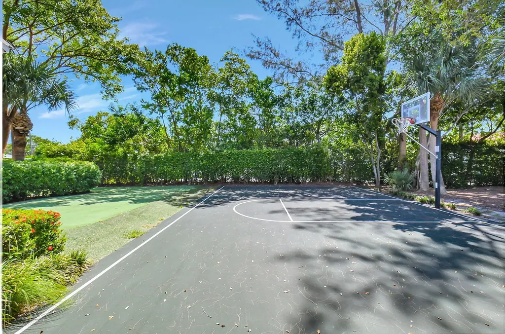 1054 E Heritage Club Circle Delray Beach FL 33483
