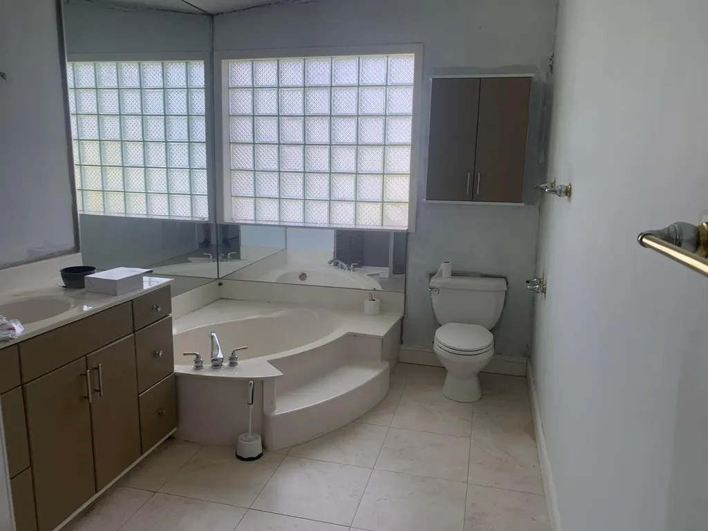 11585 N Quayside Drive Cooper City FL 33026