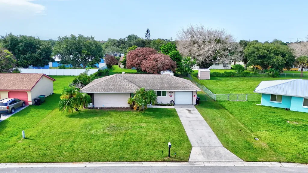 2065 SE Ancora Court Port St Lucie FL 34952