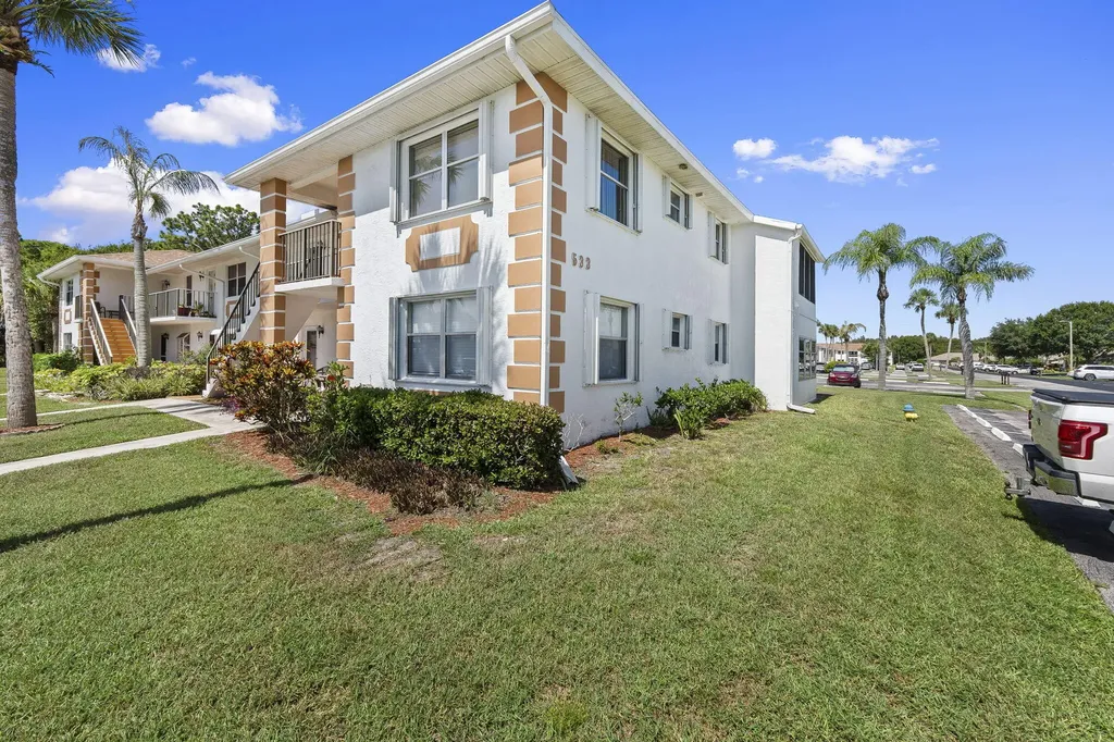 533 S Lakes End Drive Fort Pierce FL 34982