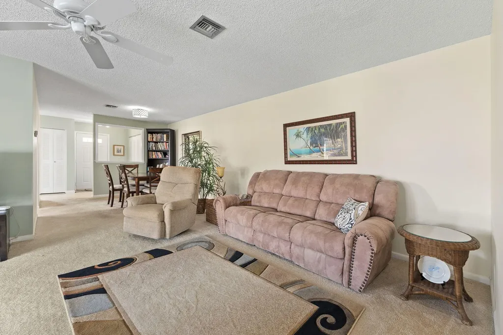 533 S Lakes End Drive Fort Pierce FL 34982