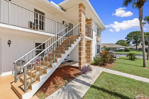 533 S Lakes End Drive Fort Pierce FL 34982