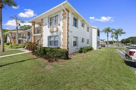 533 S Lakes End Drive Fort Pierce FL 34982
