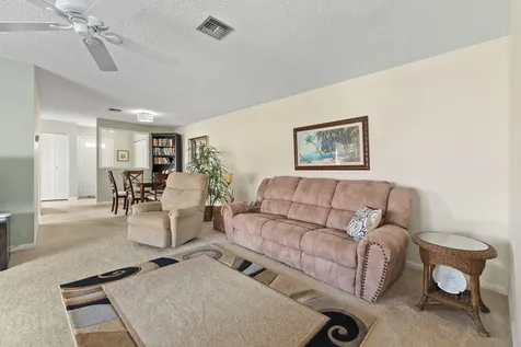 533 S Lakes End Drive Fort Pierce FL 34982