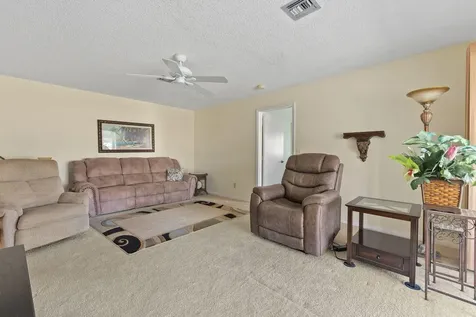 533 S Lakes End Drive Fort Pierce FL 34982
