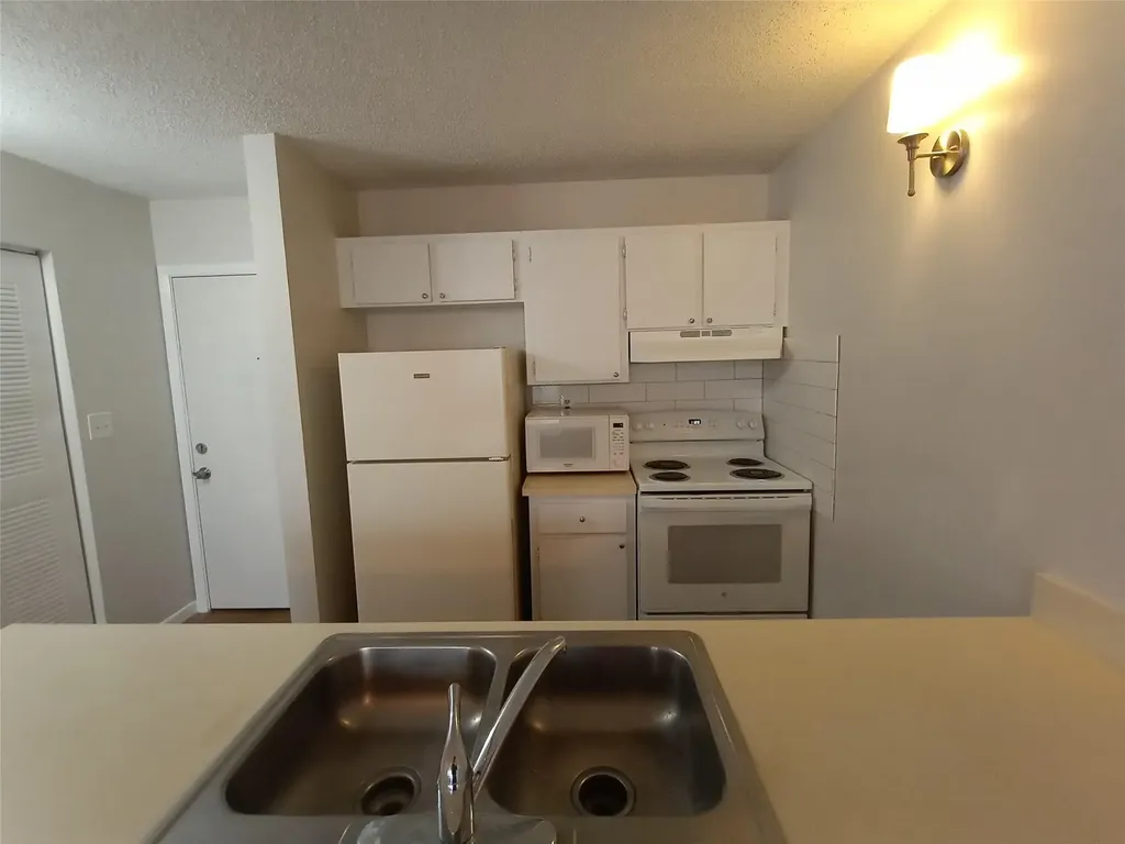 2771 Riverside Drive Coral Springs FL 33065