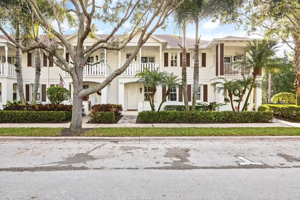 2889 E Community Drive Jupiter FL 33458