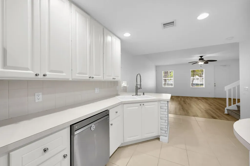 2889 E Community Drive Jupiter FL 33458