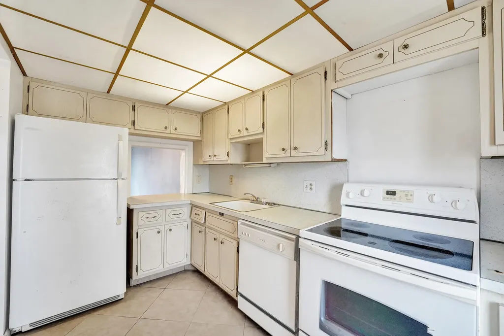 2601 NE 14th Street Causeway Pompano Beach FL 33062