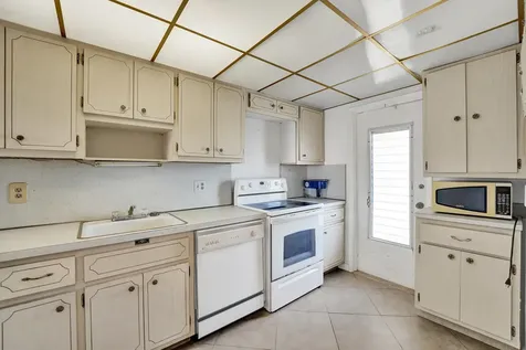 2601 NE 14th Street Causeway Pompano Beach FL 33062