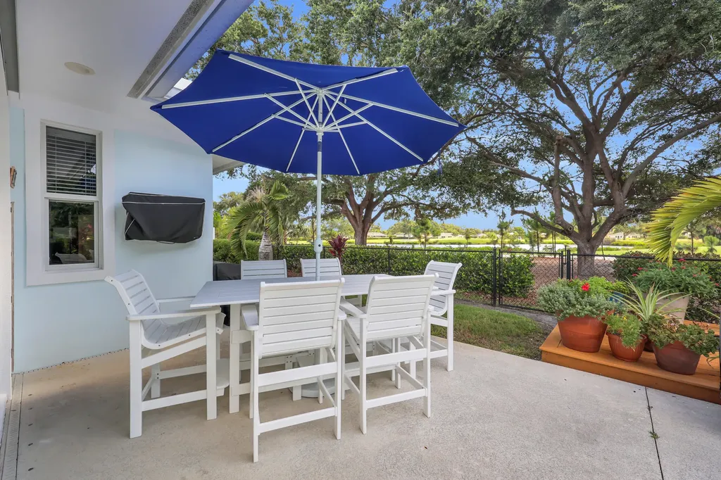 236 Fairway E Tequesta FL 33469