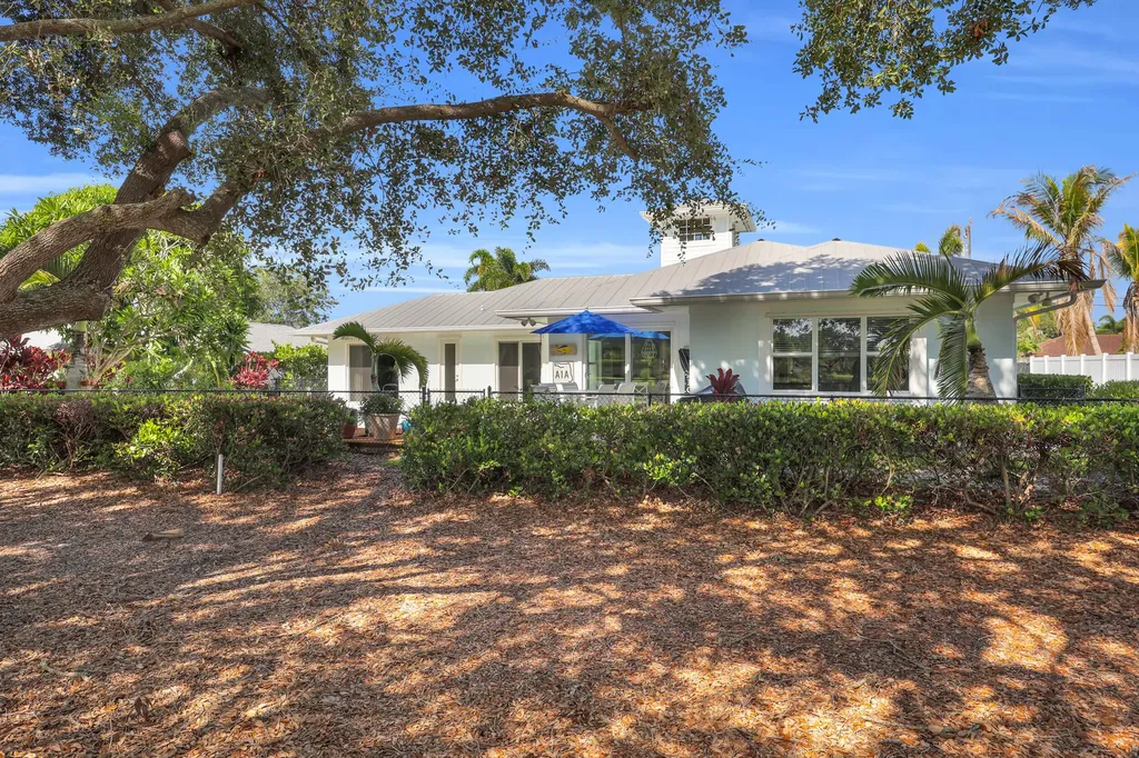 236 Fairway E Tequesta FL 33469