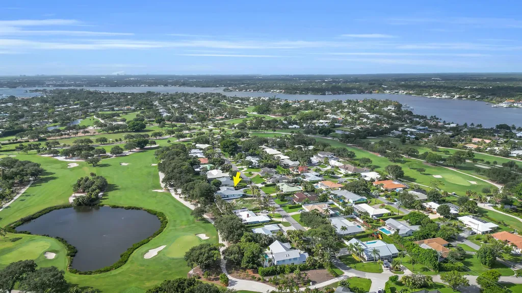 236 Fairway E Tequesta FL 33469