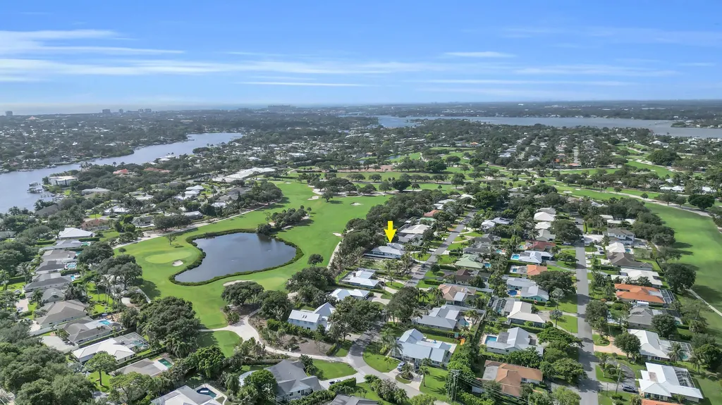 236 Fairway E Tequesta FL 33469
