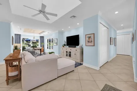 236 Fairway E Tequesta FL 33469
