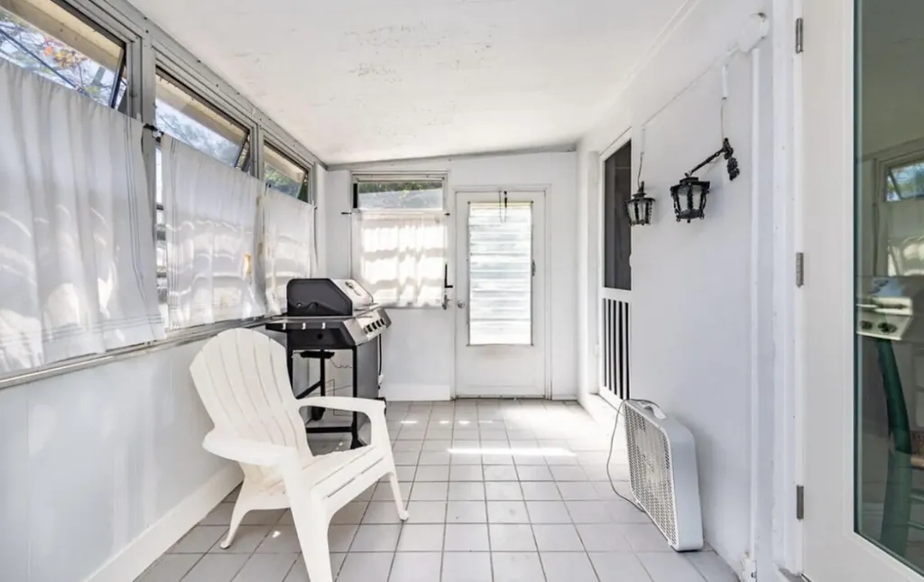 354 Manchester Street Boca Raton FL 33487
