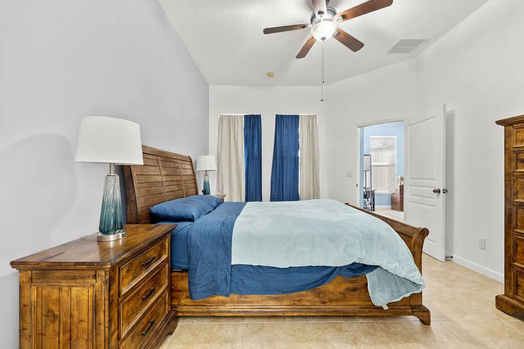 10518 SW Westlawn Boulevard Port St Lucie FL 34987