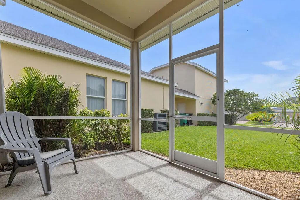10518 SW Westlawn Boulevard Port St Lucie FL 34987