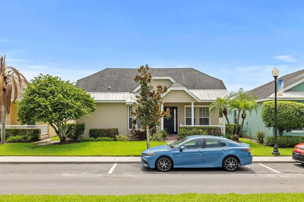 10518 SW Westlawn Boulevard Port St Lucie FL 34987