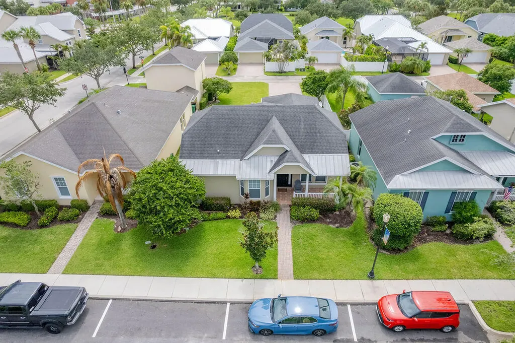 10518 SW Westlawn Boulevard Port St Lucie FL 34987