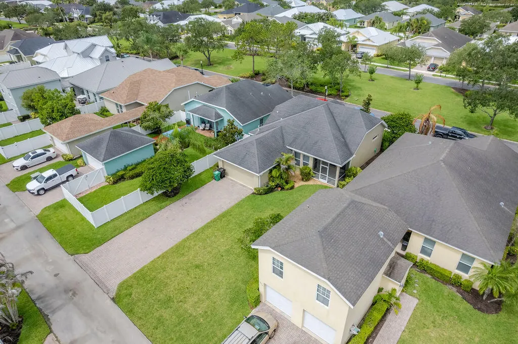 10518 SW Westlawn Boulevard Port St Lucie FL 34987