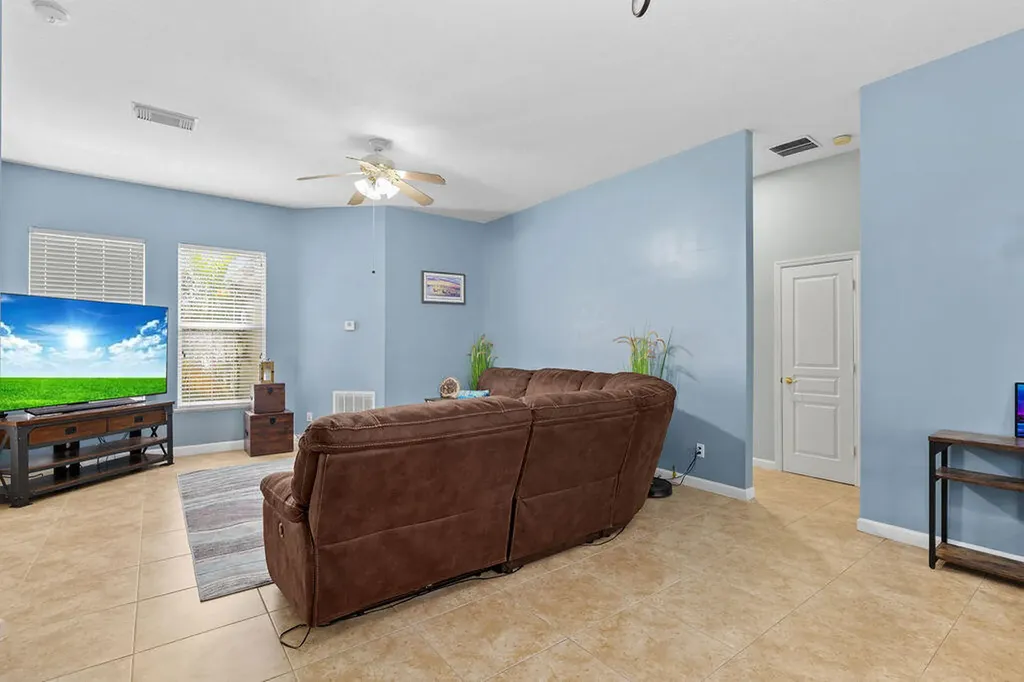 10518 SW Westlawn Boulevard Port St Lucie FL 34987